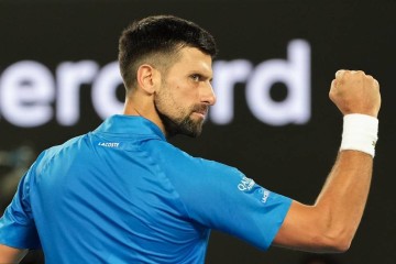 澳网99胜!德约鏖战3-1逆转阿尔卡拉斯进四强 将战小兹维