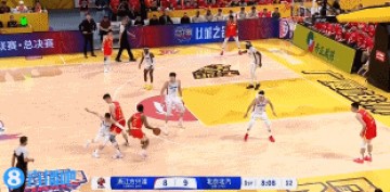 这么准的嘛!内森-奈特连续在外线飙中三分 助广厦扩大领先!