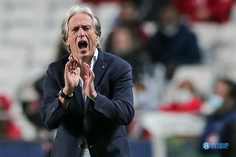 巴媒：利雅得新月主帅同意执教巴西，但要在世俱杯结束后接受任命