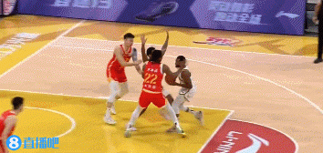 孙铭徽抢断弗格 生涯总抢断数追平张庆鹏&并列CBA历史第14位